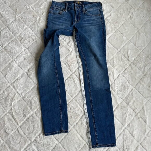 Lucky Brand | Dark Wash Denim Leyla Skinny Blue Jeans | Size 00/24A - Picture 3 of 16